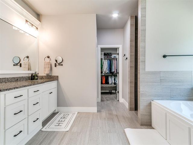 3205 Pinnacle Peak Drive, Yukon, OK 73099