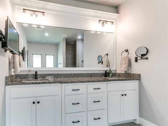 3205 Pinnacle Peak Drive, Yukon, OK 73099
