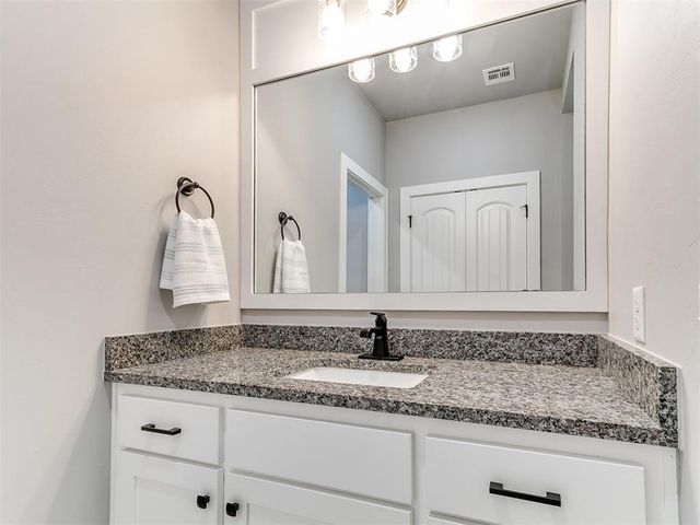 3205 Pinnacle Peak Drive, Yukon, OK 73099