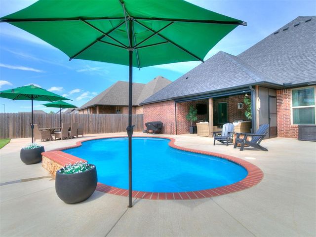 3205 Pinnacle Peak Drive, Yukon, OK 73099