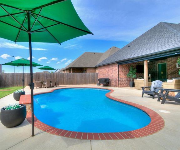 3205 Pinnacle Peak Drive, Yukon, OK 73099