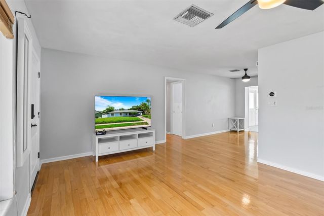 621 ELLSWORTH STREET, Altamonte Springs, FL 32701