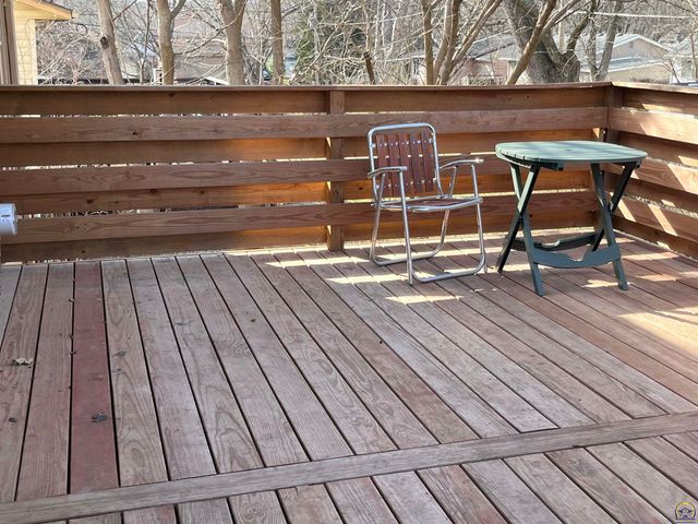 3624 SW Cambridge TER, Topeka, KS 66610