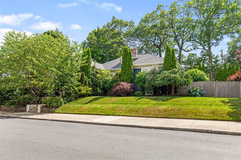 17 Blaisdell Avenue, Pawtucket, RI 02860