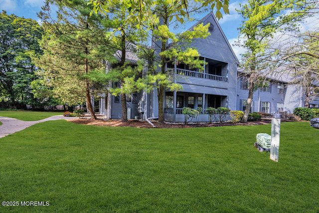 604 Woodhaven Drive, 604, Edison, NJ 08817