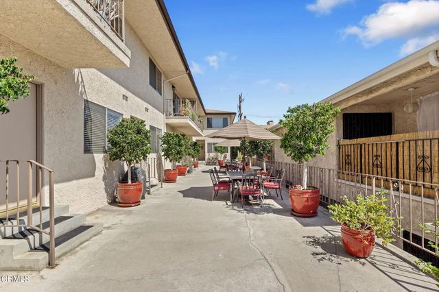 460 E Cypress Avenue C, Burbank, CA 91501