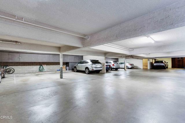 460 E Cypress Avenue C, Burbank, CA 91501