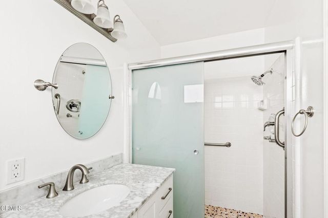 460 E Cypress Avenue C, Burbank, CA 91501