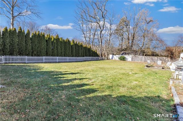12 Sunset Avenue, Trumbull, CT 06611