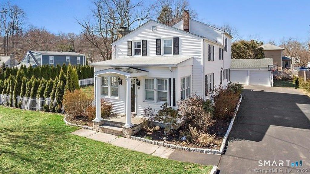 12 Sunset Avenue, Trumbull, CT 06611