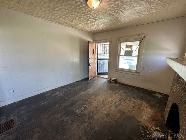 16 S Plaza Avenue, Dayton, OH 45417