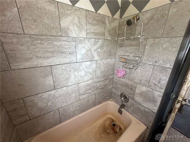 16 S Plaza Avenue, Dayton, OH 45417