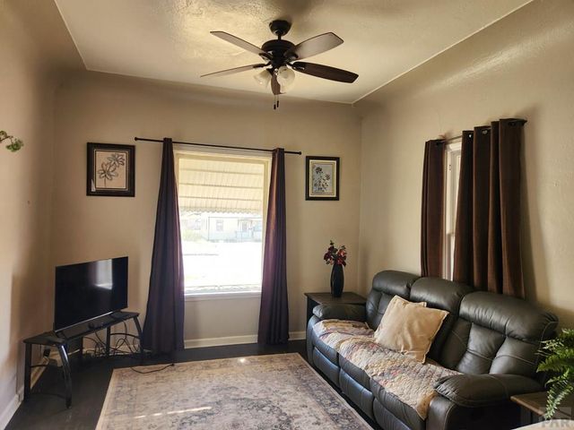 811 W 17th St, Pueblo, CO 81003