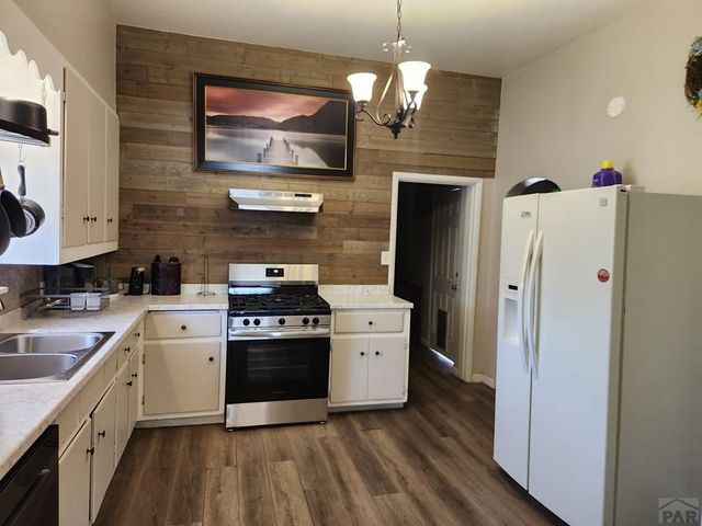 811 W 17th St, Pueblo, CO 81003