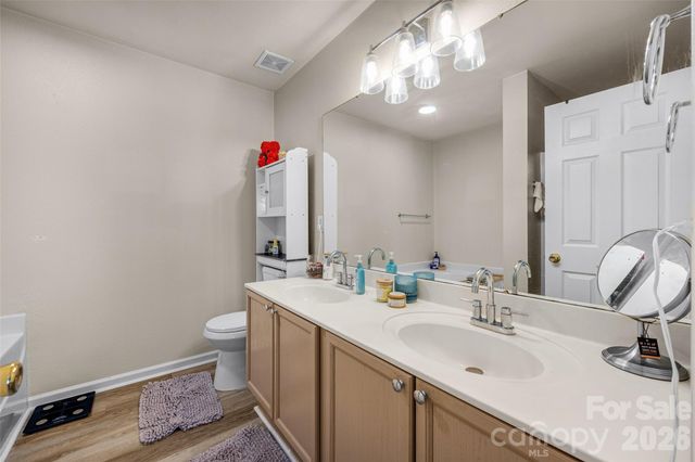 330 Bridal Veil Drive, Charlotte, NC 28217