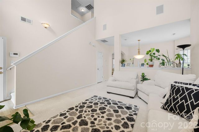 330 Bridal Veil Drive, Charlotte, NC 28217