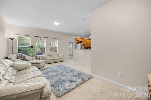 330 Bridal Veil Drive, Charlotte, NC 28217