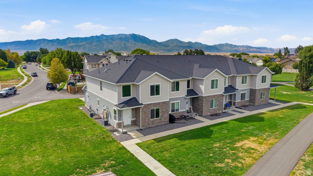4504 N FRONTIER ST, Eagle Mountain, UT 84005 — photo 3