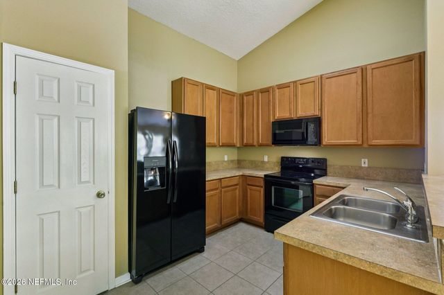 575 OAKLEAF PLANTATION Parkway 916, Orange Park, FL 32065