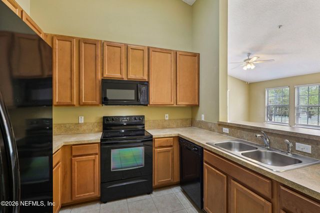 575 OAKLEAF PLANTATION Parkway 916, Orange Park, FL 32065