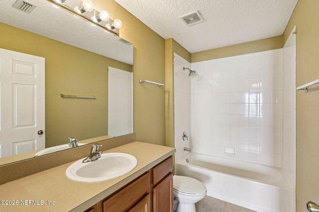 575 OAKLEAF PLANTATION Parkway 916, Orange Park, FL 32065