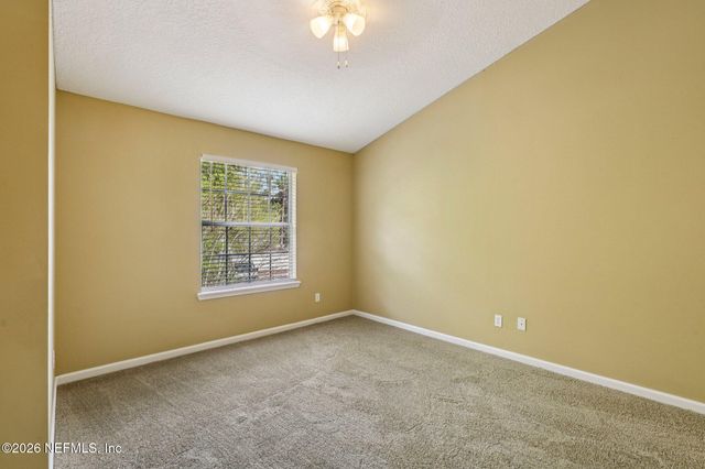 575 OAKLEAF PLANTATION Parkway 916, Orange Park, FL 32065