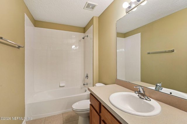 575 OAKLEAF PLANTATION Parkway 916, Orange Park, FL 32065