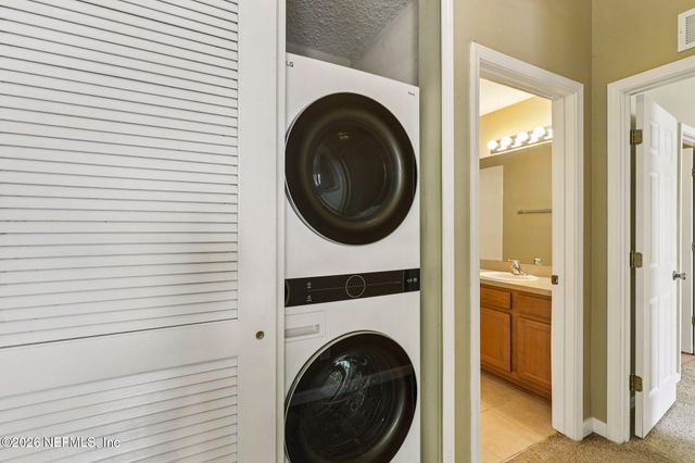 575 OAKLEAF PLANTATION Parkway 916, Orange Park, FL 32065