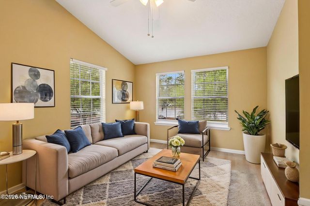 575 OAKLEAF PLANTATION Parkway 916, Orange Park, FL 32065