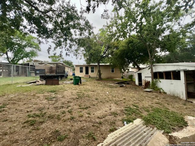 222 GOLDEN CROWN DR, San Antonio, TX 78223