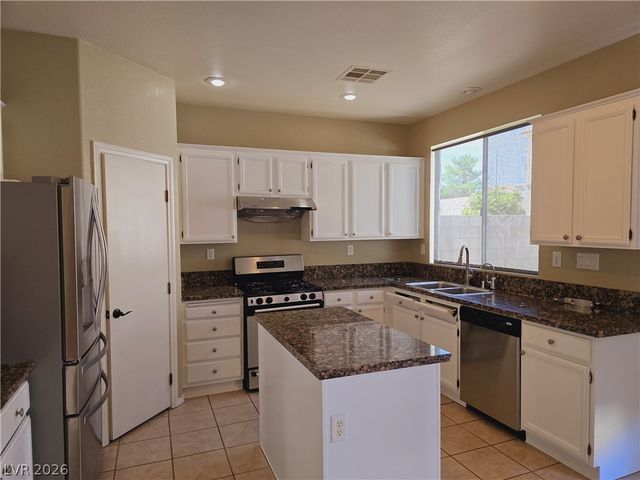 9862 Shadow Grove Avenue, Las Vegas, NV 89148