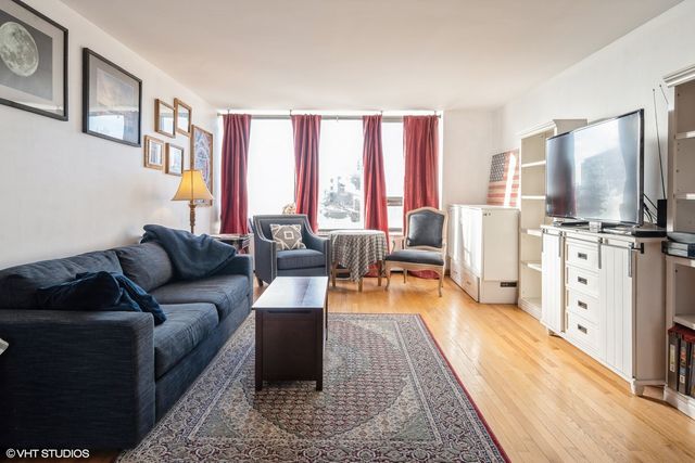 3930 N Pine Grove Avenue 604, Chicago, IL 60613