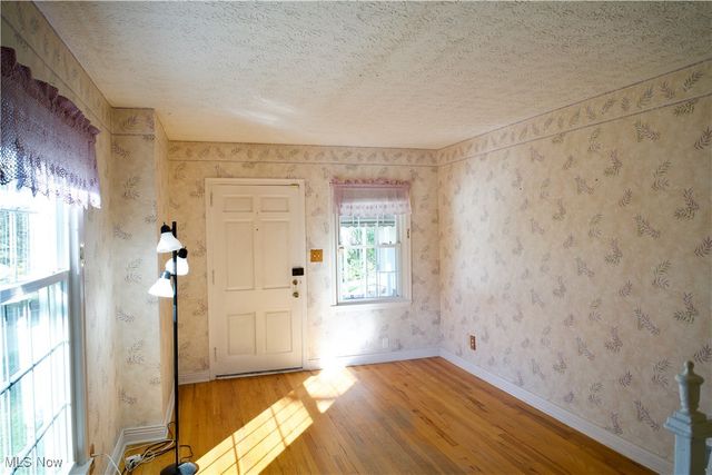 1595 Evergreen Avenue, Akron, OH 44301