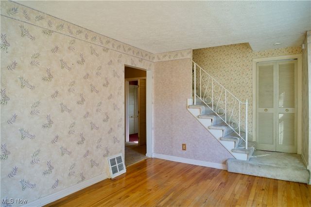 1595 Evergreen Avenue, Akron, OH 44301