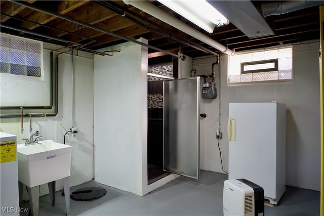 1595 Evergreen Avenue, Akron, OH 44301