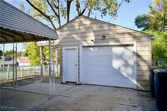 1595 Evergreen Avenue, Akron, OH 44301