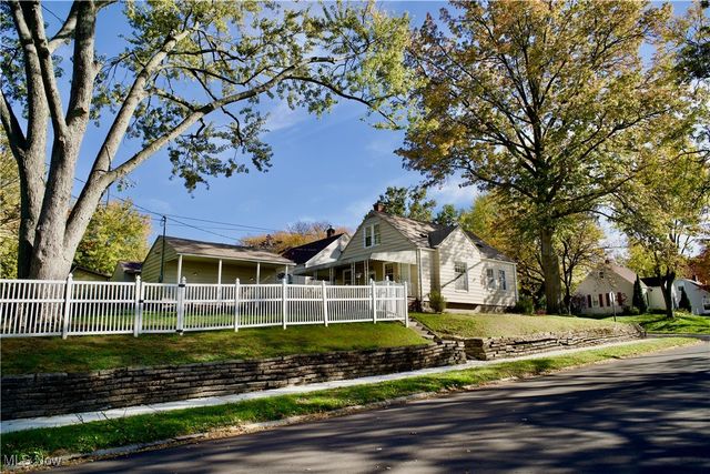 1595 Evergreen Avenue, Akron, OH 44301