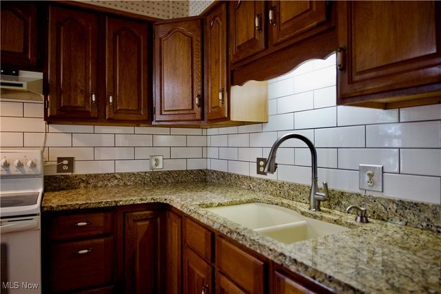 1595 Evergreen Avenue, Akron, OH 44301