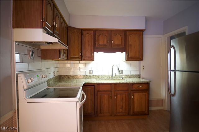 1595 Evergreen Avenue, Akron, OH 44301