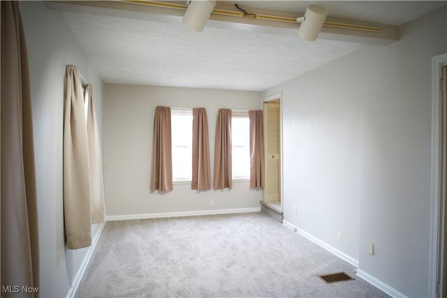 1595 Evergreen Avenue, Akron, OH 44301