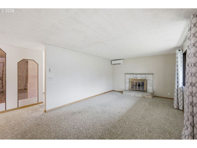 2778 20TH St, Springfield, OR 97477