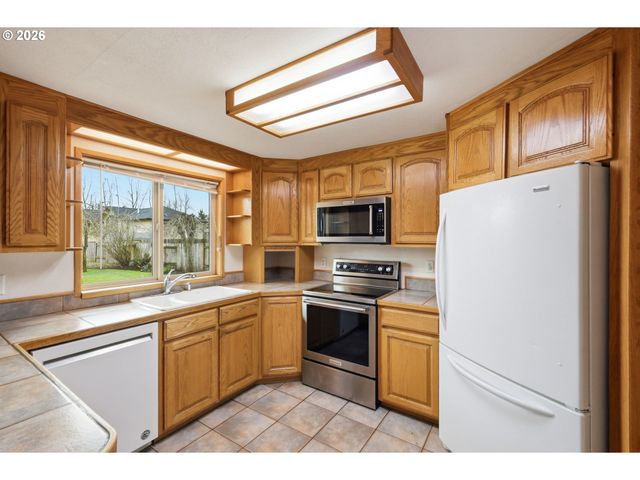 2778 20TH St, Springfield, OR 97477