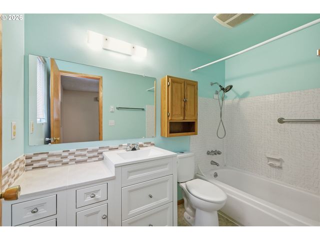 2778 20TH St, Springfield, OR 97477