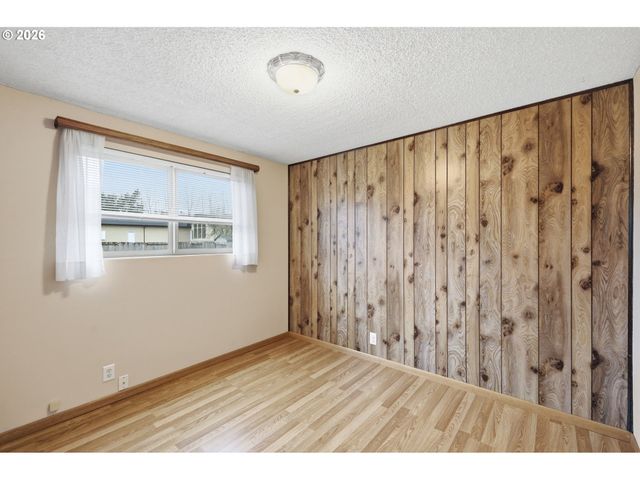 2778 20TH St, Springfield, OR 97477