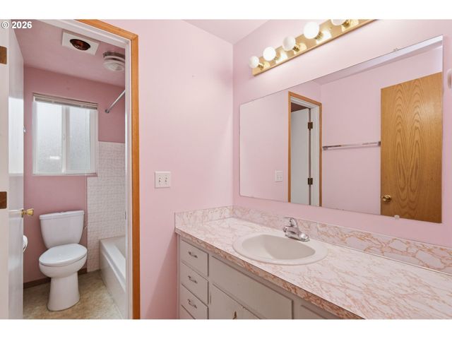 2778 20TH St, Springfield, OR 97477