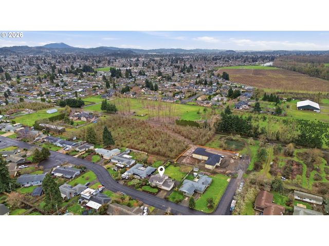 2778 20TH St, Springfield, OR 97477