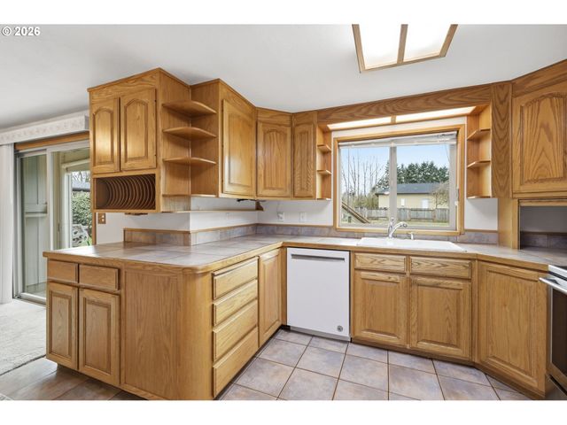 2778 20TH St, Springfield, OR 97477