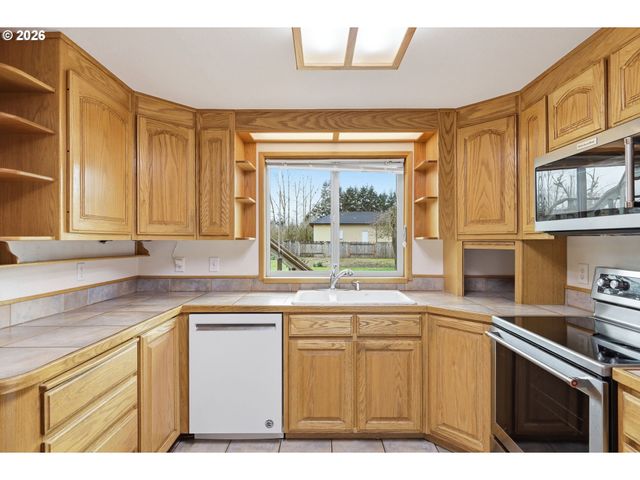 2778 20TH St, Springfield, OR 97477