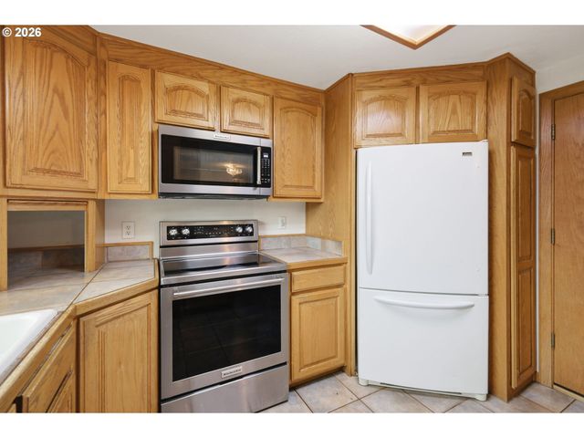 2778 20TH St, Springfield, OR 97477