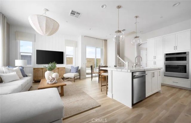 171 Moody, Irvine, CA 92618